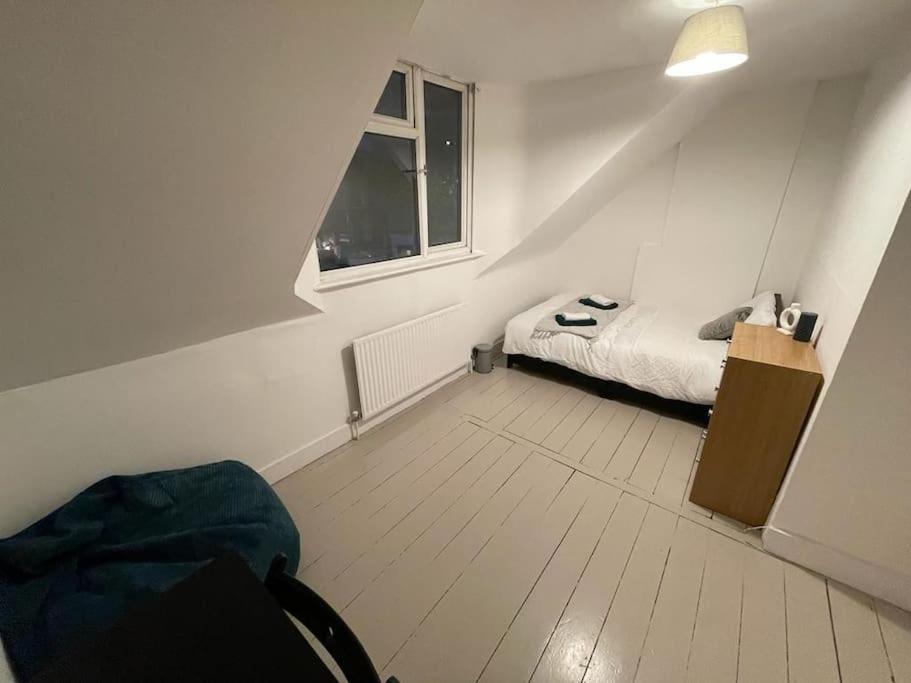 Stunning 2 Bedroom On Tower Bridge Londres Exterior foto