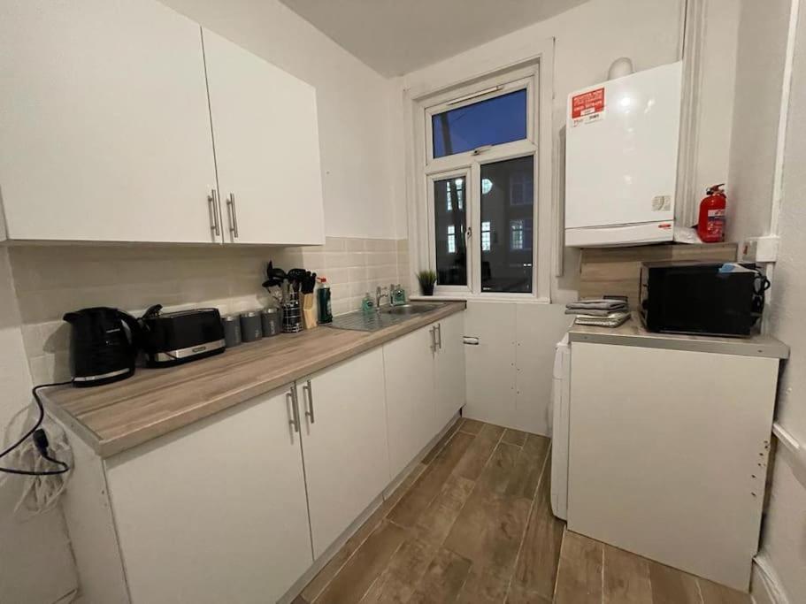 Stunning 2 Bedroom On Tower Bridge Londres Exterior foto