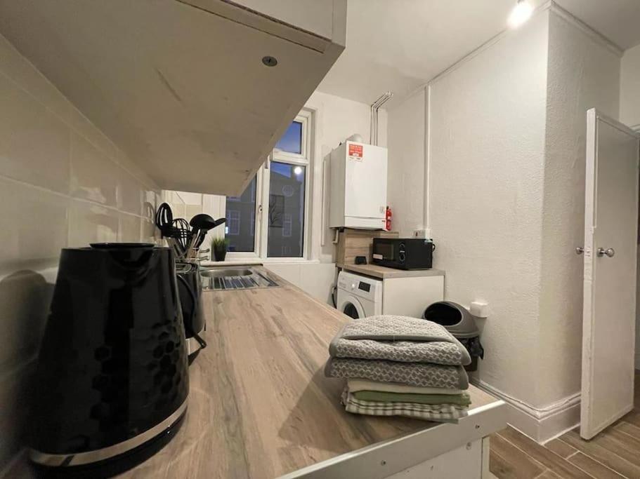 Stunning 2 Bedroom On Tower Bridge Londres Exterior foto